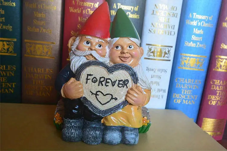 Dwarf Couple Love Sculptures (1pc)