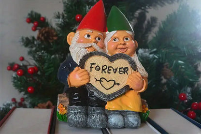 Dwarf Couple Love Sculptures (1pc)
